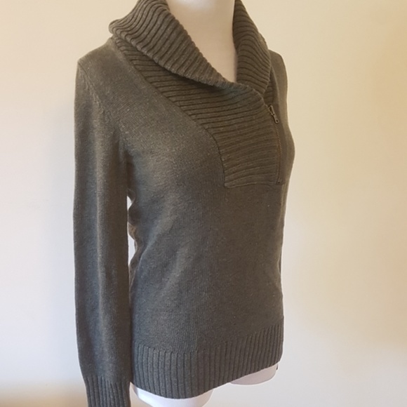 NWOT Gap Grey Knit Sweater Cardigan - Extra Small - Picture 3 of 9